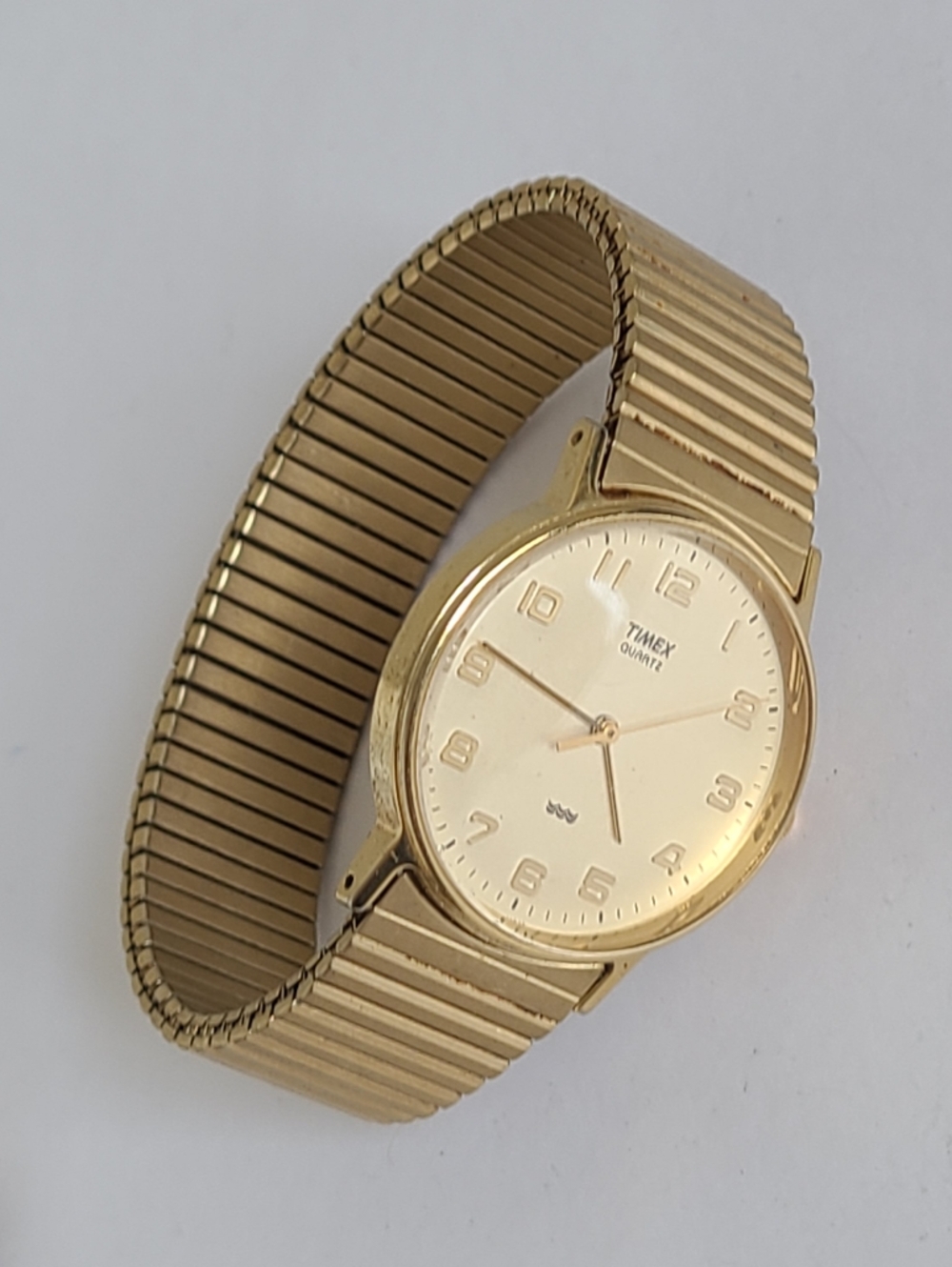 Vintage Timex Quartz LA Cell T82 Gold Tone Water Resistant Men's Dress Watch - Picture 13 of 16